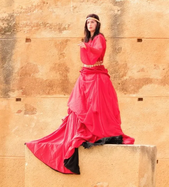 Belén Cobos con Dos Lunas Teatro — espectáculo de teatro