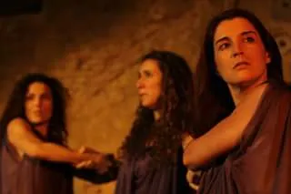 Belén Cobos con Dos Lunas Teatro — espectáculo de teatro