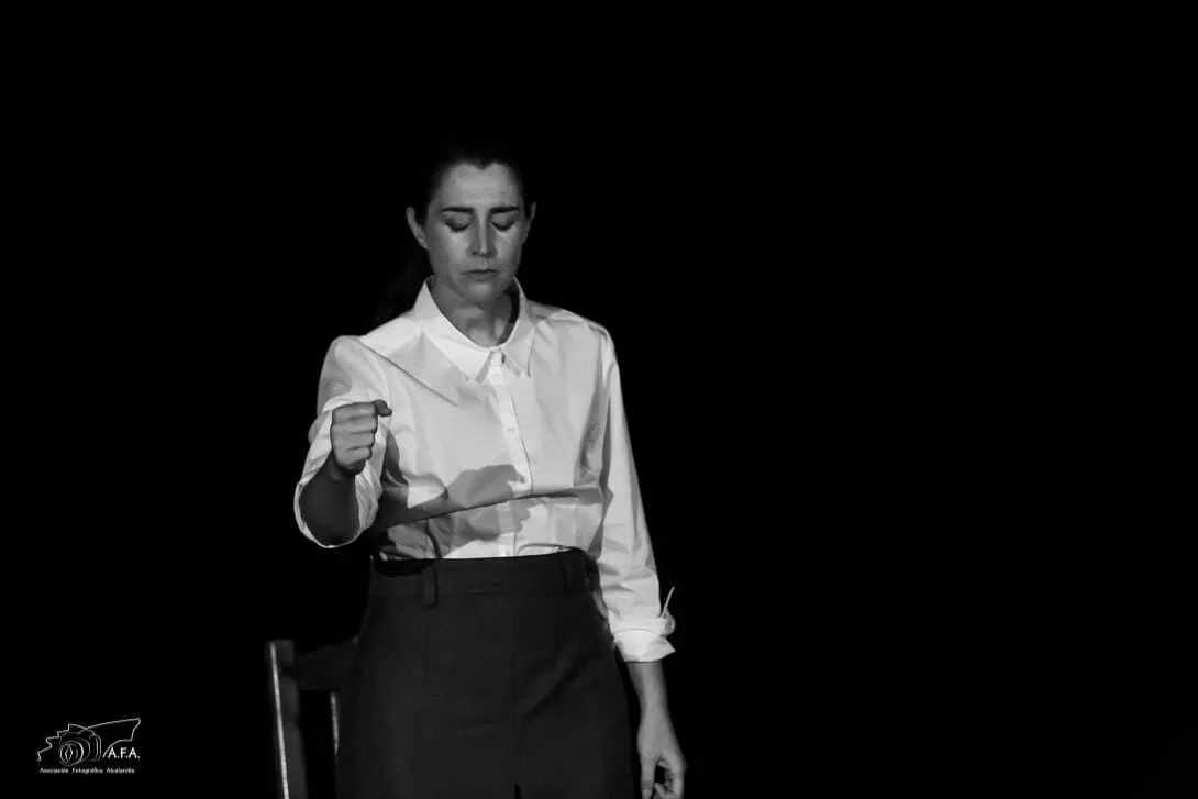 Belén Cobos con Dos Lunas Teatro — espectáculo de teatro