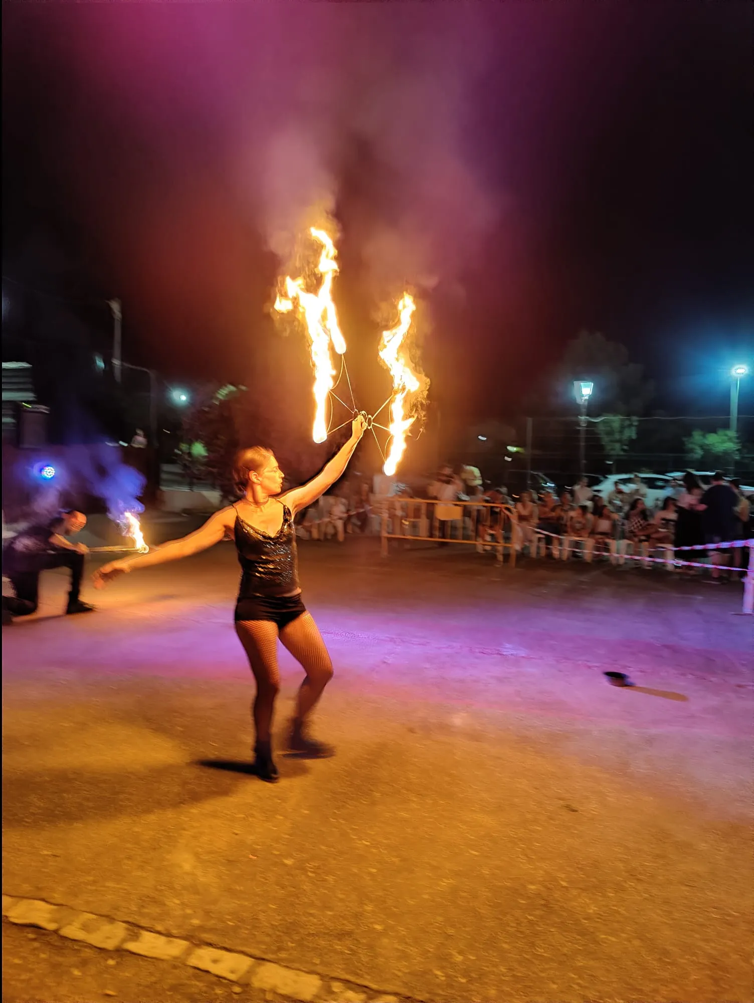 Belén Cobos — espectáculo de fuego en Sevilla