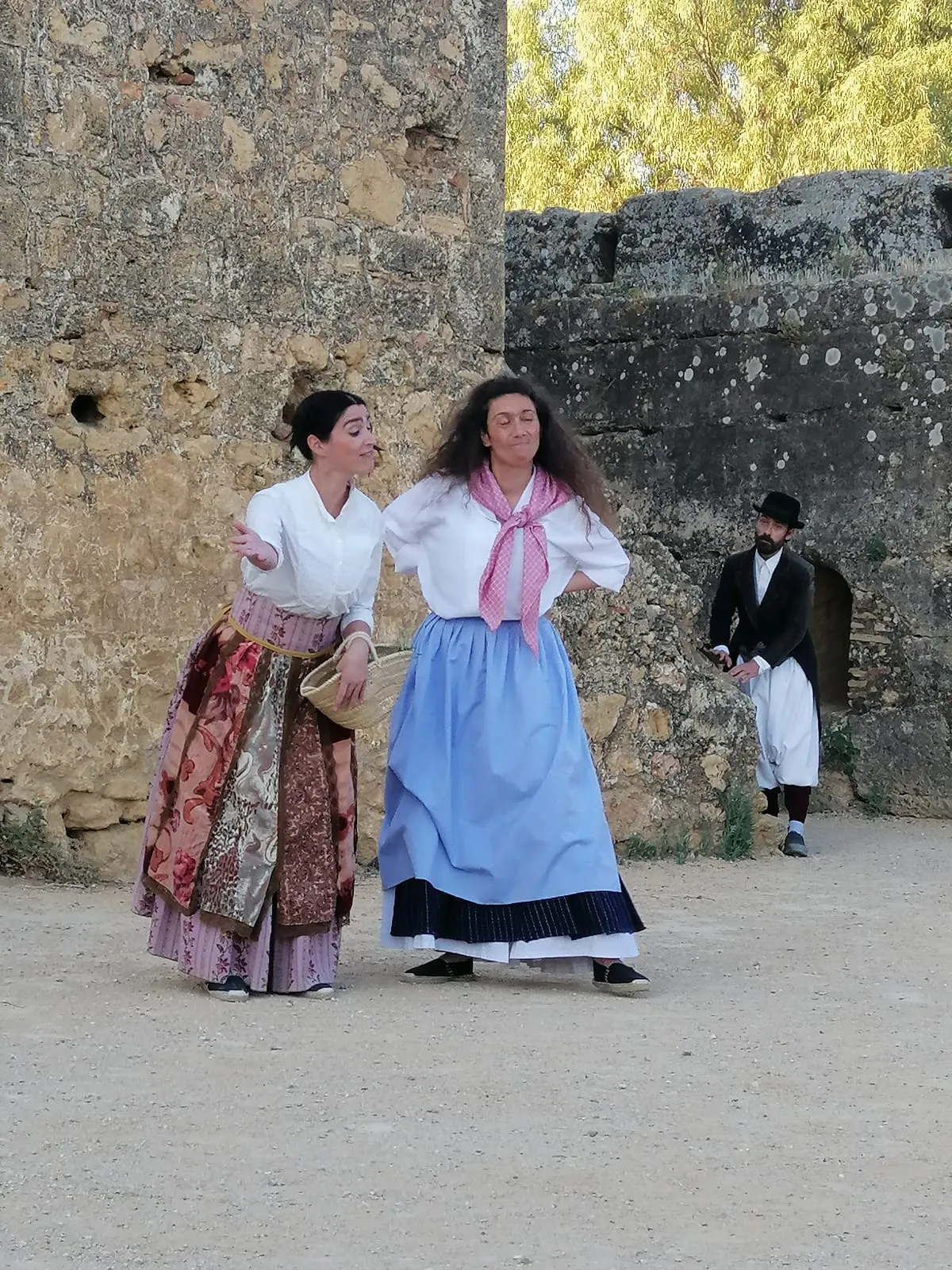 Belén Cobos con Dos Lunas Teatro — espectáculo de teatro