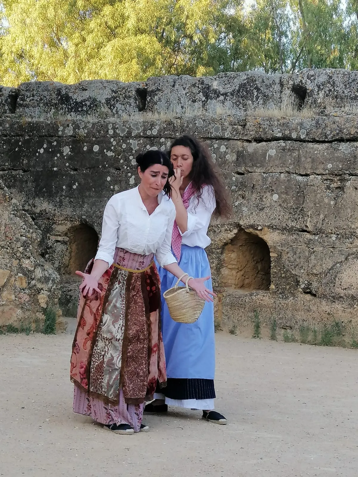 Belén Cobos con Dos Lunas Teatro — espectáculo de teatro