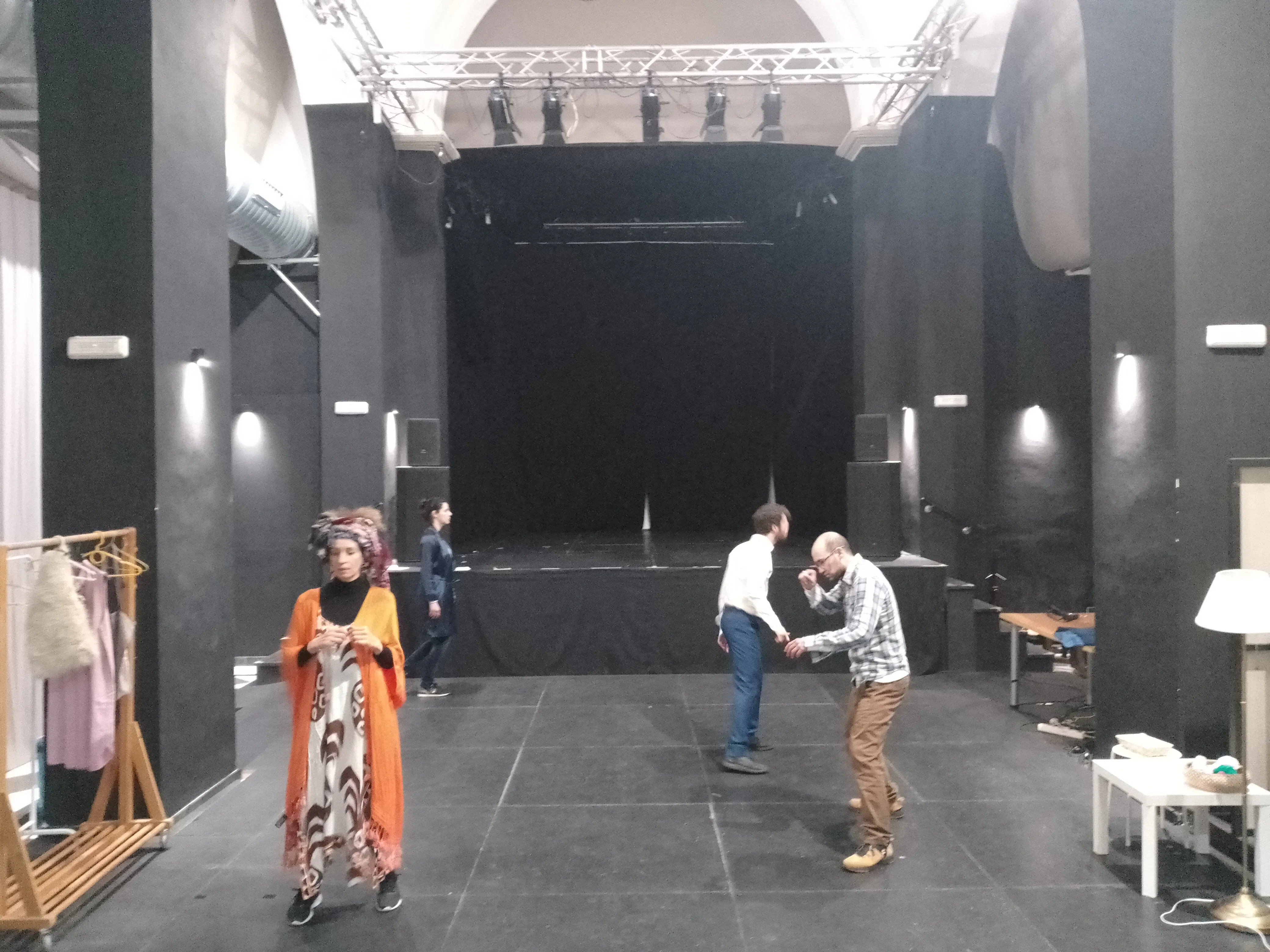 Belén Cobos — taller de teatro para adultos en Sevilla