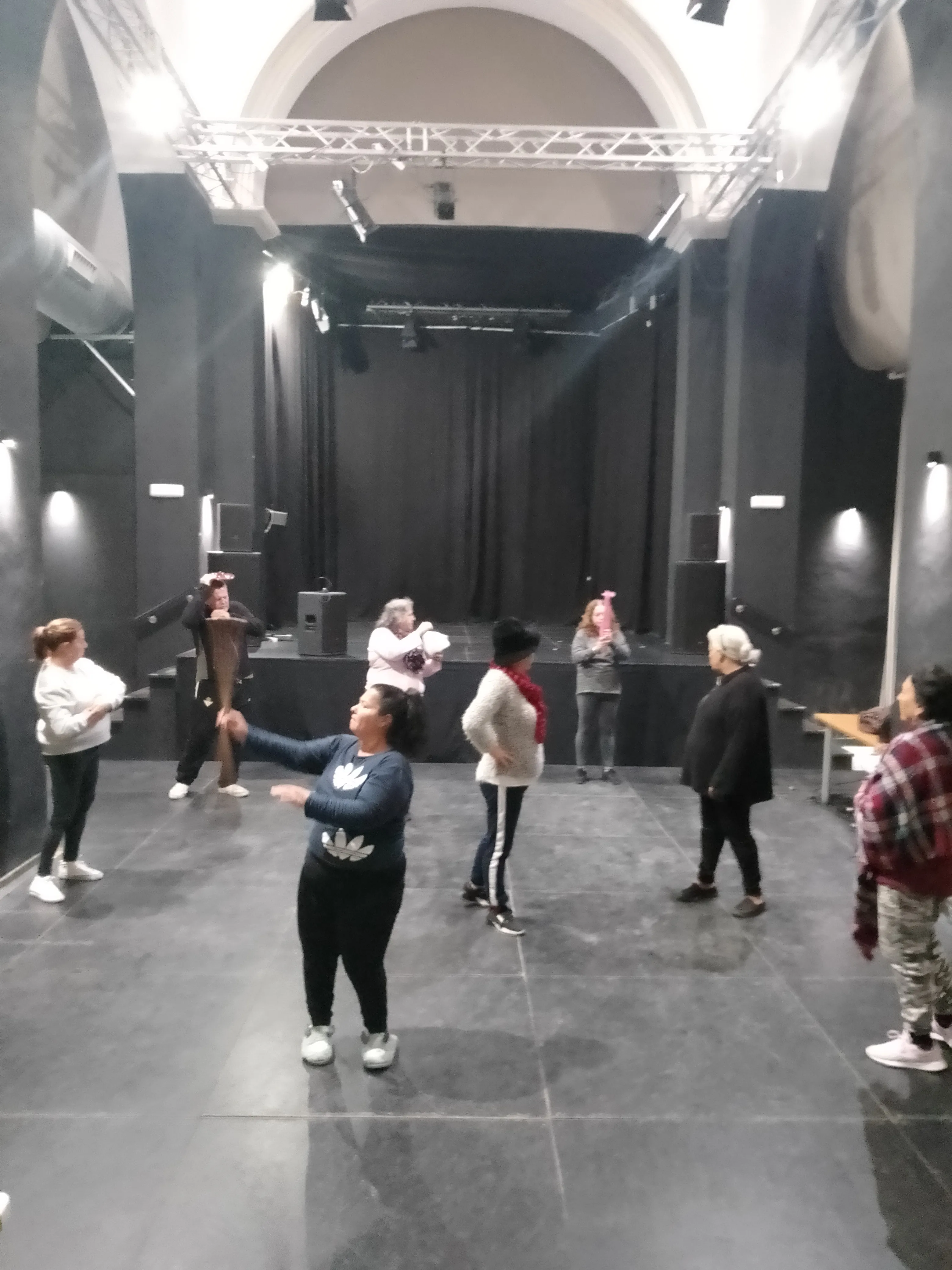 Belén Cobos — taller de teatro para adultos en Sevilla