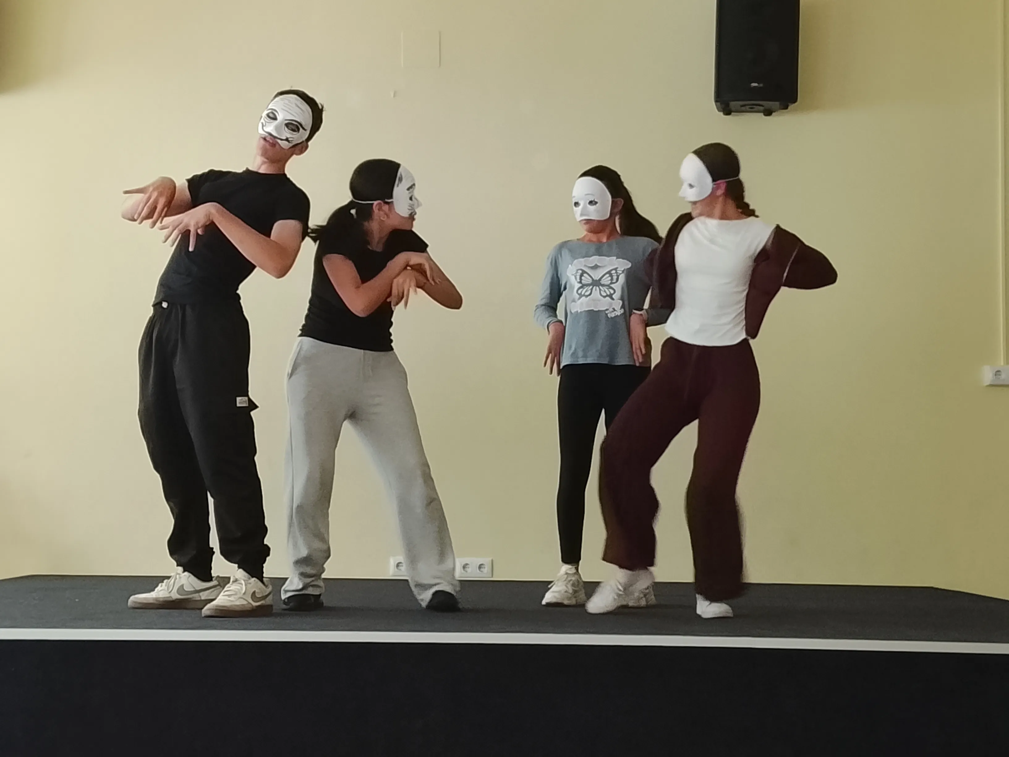 Belén Cobos — taller de teatro para jóvenes en Huelva